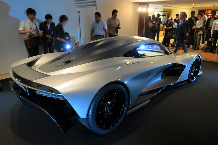 日本における「ヴァルハラ」展示イベントの様子。会場には多くの報道陣がつめかけた。