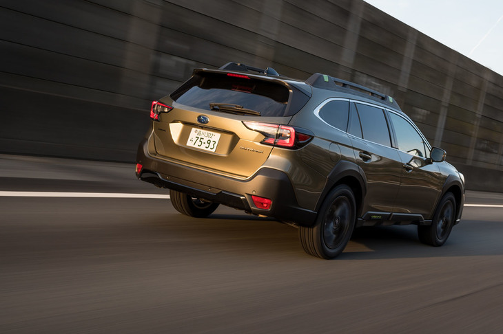 「アイサイトX」の運転支援システムには、カーナビの地図データやGPSなどによる自車位置測位情報も取り入れられており、既存のACCより多様な機能や、高い制御の精度を実現している。