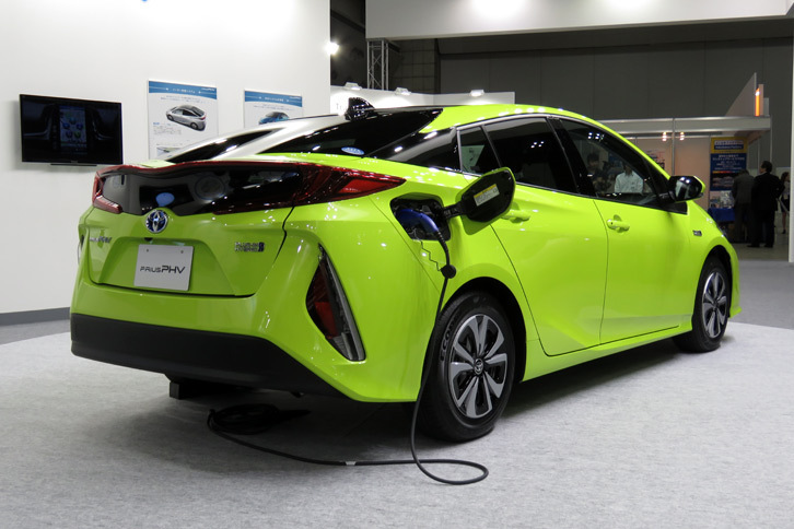 トヨタ・プリウスPHV（エクステリア）