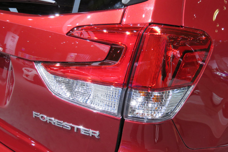 スバル・フォレスター（リアコンビランプ）