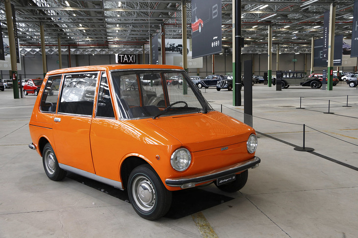 「126」のデザインには、早世の天才デザイナー、ピオ・マンズーによるコンセプトカー「フィアット・シティ・タクシー」の要素も取り入れられている。