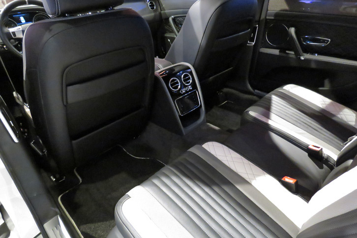 ベントレー・フライングスパーV8 Sストラトゥスエディションbyマリナー（リアシート）