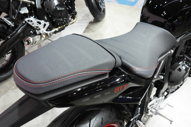 スズキGSX-8TT