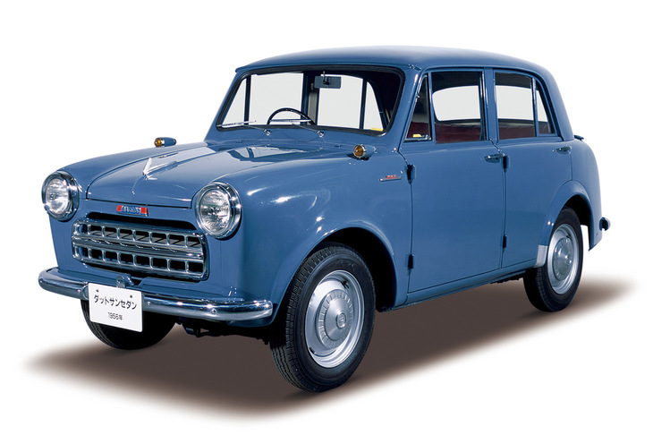 日産が1955年に発売した「ダットサンセダン（110型）」。同社の戦後型モデルの第1号である。写真は1956年に登場した改良モデルの113型。