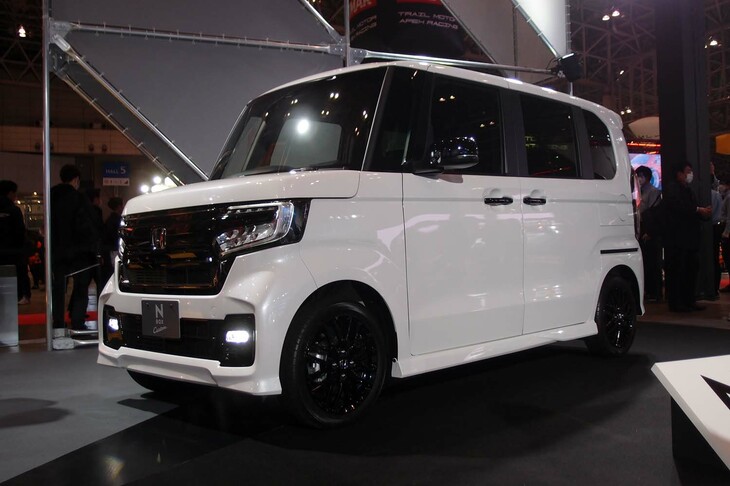 ホンダN-BOXカスタム スタイル＋ブラック