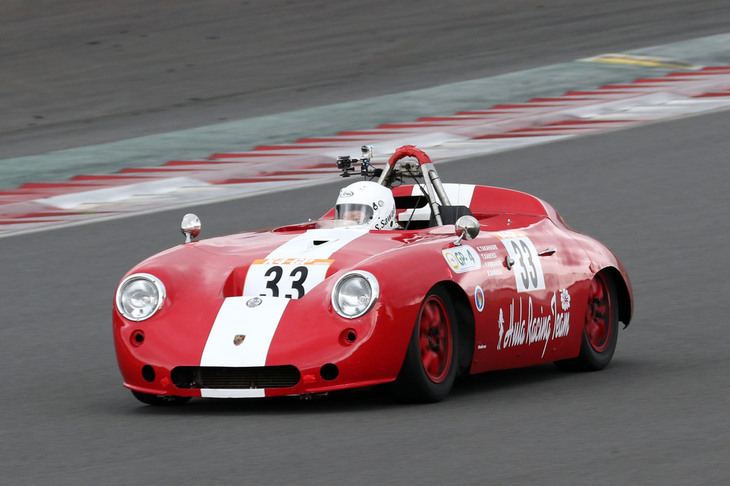 「ポルシェ356」風の「ケロヨンR」。これもシャシーは「ザウルスジュニア」。