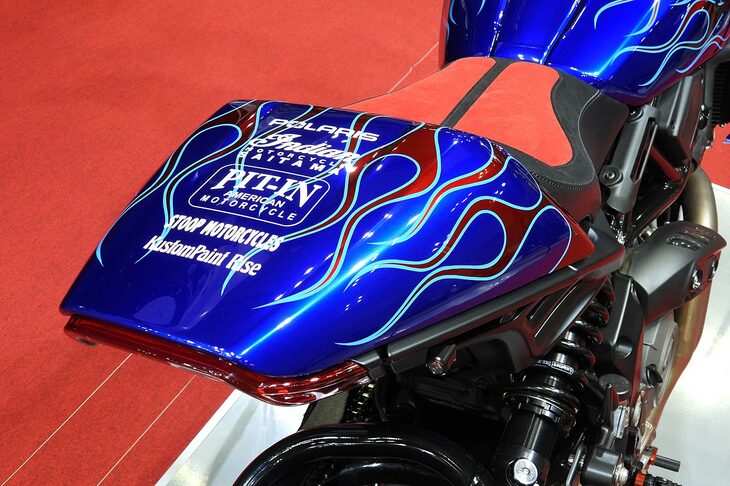 IMC Saitamaの牧野剛昌氏と、Pit-In American Motorcycleの樋口高利氏の手になる「インディアンFTR1200」。