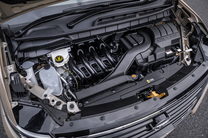 「セレナ ハイウェイスターVプロトタイプ」の2リッター直4ガソリンエンジン。