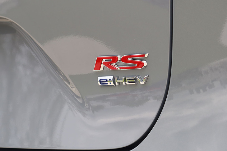 ホンダ・ヴェゼルe：HEV RS（リアエンブレム）