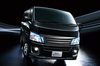 NV350キャラバンにダークな装いの特別仕様車 【ニュース】 の画像1