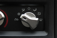 ちなみに、「バイパー」は写真の“雪マーク”にダイヤルを合わせないと冷房は作動しない……らしい。早く冷房の効きを試してみたいものである。