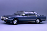 「日産セドリック シーマ」。3ナンバー専用サイズに、当時多くのドライバーが豊かな時代への夢を託した。