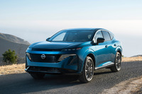 2024年10月16日に発表された新型「ムラーノ」。2025年初頭にアメリカとカナダで発売される。最高出力241HP（244PS）、最大トルク353N・mを発生する2リッター直4のVCターボエンジンに9段ATが組み合わせている。