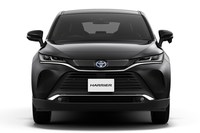 「レクサスRX」も交えた三角関係!?　トヨタの「ハリアー」と「RAV4」はどこがちがう？