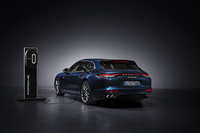 パナメーラ4S Eハイブリッド