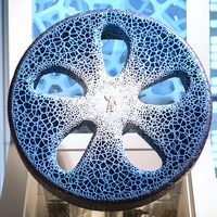 ミシュランが2017年に発表した「VISION」。「リサイクル素材を用い、3Dプリンターを使って生産するタイヤ」というコンセプトを表したものだ。未来のタイヤに向けた研究開発は、今も続けられている。