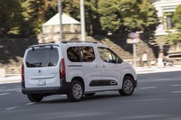 先進運転支援システムは全グレードで同じ仕様。ストップ＆ゴー機能付きACC（30～180km/h）や車線維持支援機能、ブラインドスポットモニターなどを装備する。