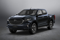 「マツダBT-50」は、2006年以来、オセアニアやASEAN、中南米、中近東、アフリカなどを中心に販売されてきたピックアップトラック。2020年にデビューした現行モデル（写真）は、いすゞ自動車から供給されるOEM車となっている。