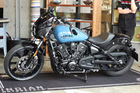 ライザーハンドルや19インチのフロントホイールが特徴の「スポーツ スカウト」。既存の「スカウト ローグ」の後継車種だ。