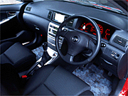 全長×全幅×全高＝4385×1695×1520mm/ホイールベース＝2600mm/車重＝1170kg/駆動方式＝FF/1.8リッターDOHC16バルブ(190ps/7600rpm、18.4kgm/6800rpm)/車両本体価格＝193.4万円(テスト車は、216.9万円/ナビシステム)