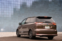 トヨタ・エスティマハイブリッド（4WD/CVT）／エスティマ（FF/CVT）【試乗記】の画像