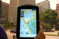 徒歩モードでも歩いた軌跡が残るので、今日一日の足取りをあとで振り返ることもできる。