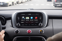 2リッター4WDの「クロスプラス」には、3Dナビゲーション付き高精細6.5インチディスプレイが標準装備されている。