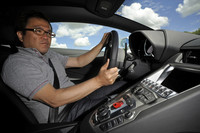 ステアリング特性は、3種類のモードから選択できる。