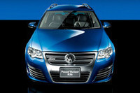 パサートヴァリアント「R36」は、従来のトップグレード「V6 4MOTION」より49psの出力アップ。価格は78.0万円お高く設定された。