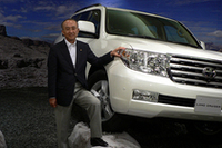 トヨタ自動車の渡辺捷昭社長。世界各地域にも本格的なデリバリーがされる2008年には、年間10万台を目指す考えであるという。
