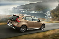 ボルボV40の派生モデル「Cross Country」登場の画像