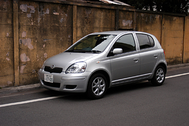 【スペック】全長×全幅×全高＝3640×1660×1500mm/ホイールベース=2370mm/車重＝950kg/駆動方式＝FF/1.3リッター直4DOHC16バルブ（87ps/6000rpm、11.8kgm/4000rpm）/車両本体価格＝114.5万円(テスト車＝133.8万円)