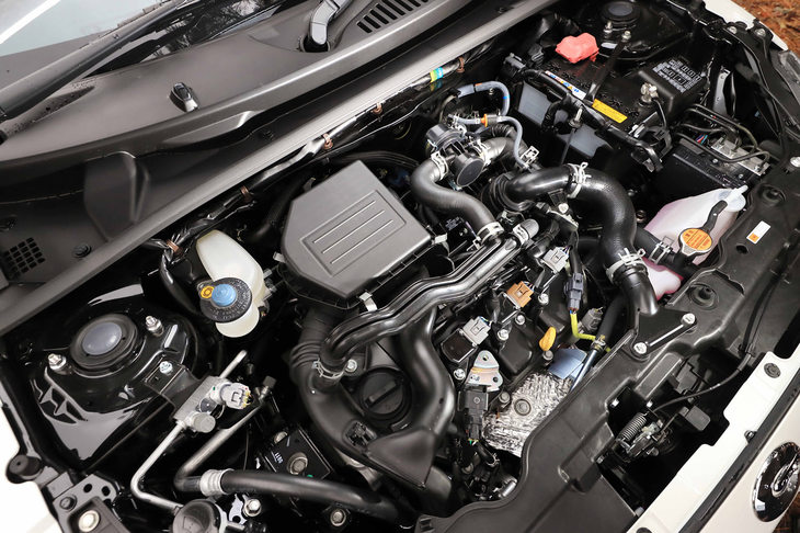 KF型0.66リッター直3ターボエンジンは、最高出力64PS、最大トルク92N・mを発生する。