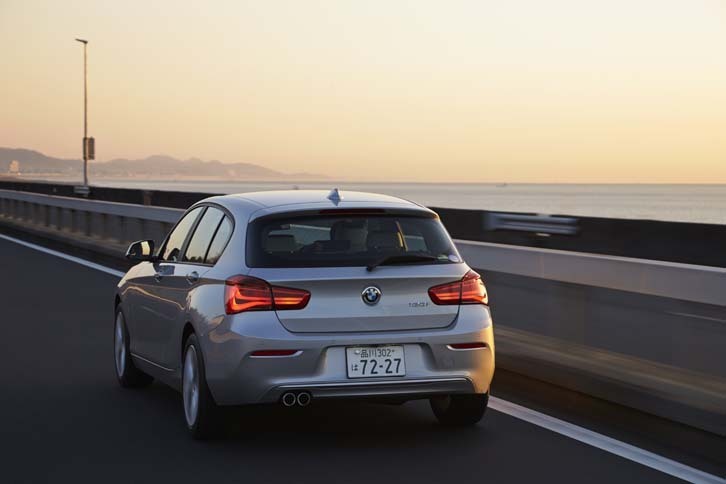 FFレイアウトが大多数を占める小型ハッチバック車でありながら、「BMW 1シリーズ」はデビュー以来、FRを守り続けている。