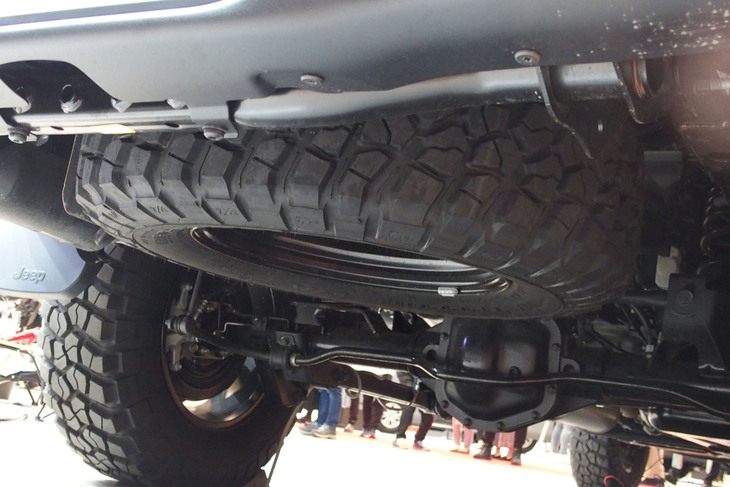 ジープ・グラディエーター（スペアタイヤ）