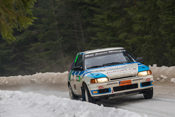 こちらは毎年ヒストリック部門に参戦している「マツダ323」。これがまた速いんですよ。ちなみにマツダ323は1987年、1989年のスウェディッシュラリーで優勝している。