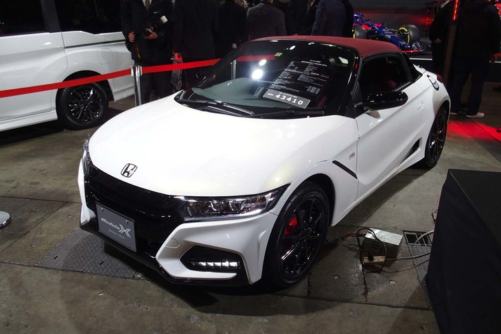 コンプリートカー専用となるフロントバンパーのデザインを持つ「S660モデューロX バージョン2019」。
