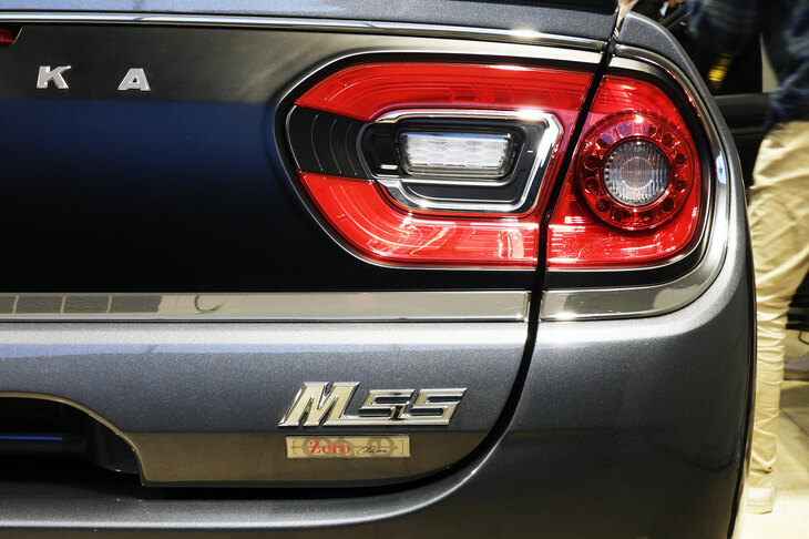 ミツオカM55ゼロエディション（テールランプ＆「M55 Zero Edition」バッジ）