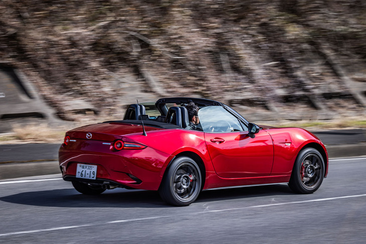 MT仕様では、駆動力制御に最新のロジックを導入。加速時はもちろん、減速時においても、よりドライバーの意に沿った応答性を示すようチューニングされた。今回の試乗では、安定感と軽快感の両立が確認できた。