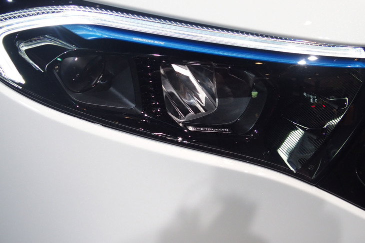 メルセデス・ベンツEQB350 4MATIC（ヘッドランプ）