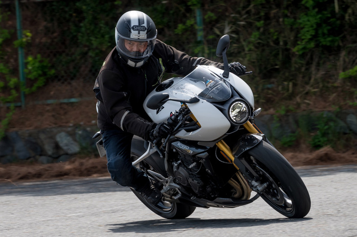 トライアンフ・スピードトリプル1200RR