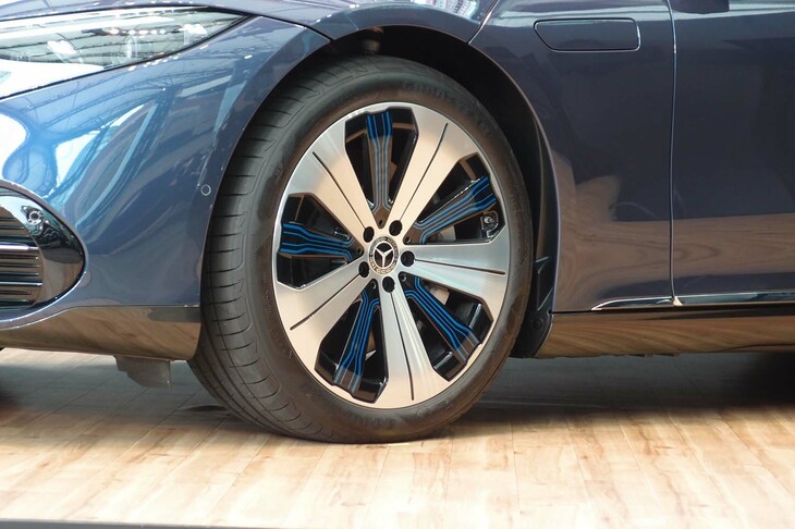 メルセデス・ベンツEQS450＋（フロントホイール）