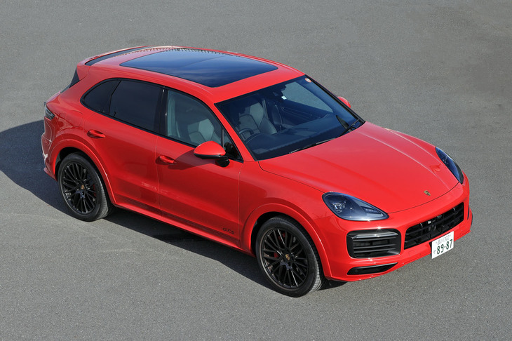 試乗車の仕様は“オプション盛り盛り”で、走りに関する装備のほかに、BOSEサラウンドサウンドシステムやサンルーフなども採用されていた。