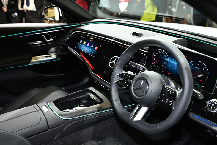 メルセデス・ベンツE220dステーションワゴン アバンギャルド