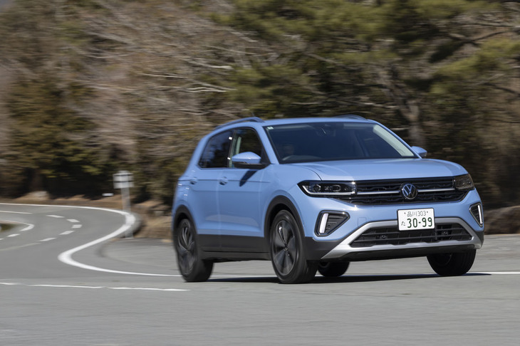 一般道から高速道路、ワインディングロードまで満足のいく走りを味わわせてくれた「クムホ・エクスタHS52」。新たな16サイズはカー用品大手のオートバックスで入手できる。