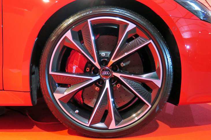 アウディRS 7スポーツバック（タイヤ＆ホイール）