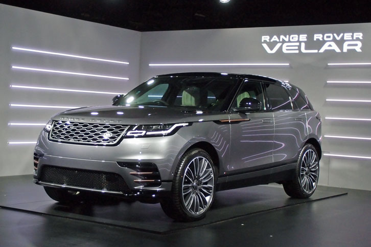 レンジローバーファミリー第4のモデル「ランドローバー・レンジローバー ヴェラール」。