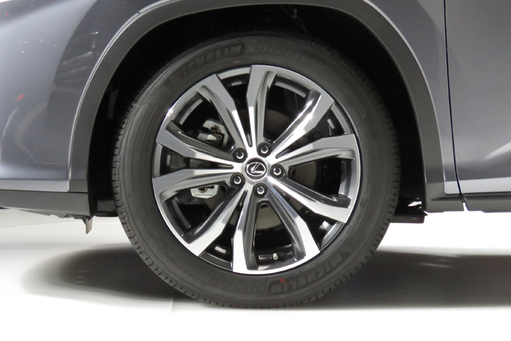 レクサスRX350L（タイヤとホイール）