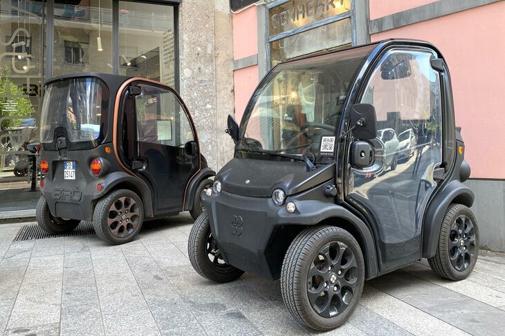 イタリア企業エストレーマによる「ビロ」。フリウリ・ヴェネツィア・ジュリア特別自治州の企業だが、今やミラノに常設ショールームをもっている。