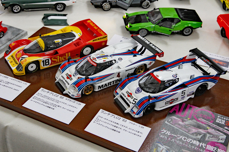 左から順に、ハセガワの1/24「ポルシェ962C」にタミヤの「ポルシェ956」のテールを移植して製作した「ポルシェ962C LM88」、モデラーズの「ランチアLC2 1985」、マルティニストライプを手描きしたプロターの「ランチアLC2 1983」。いずれも1980年代のルマンを走ったグループCマシン。